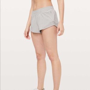 Lululemon Hotty Hot Short II 2.5”